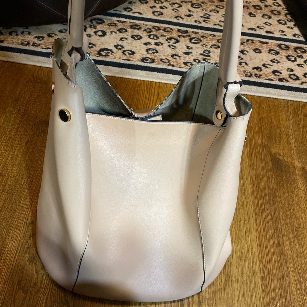 A New Day flesh colored bucket shoulder purse - Picture 3 of 8